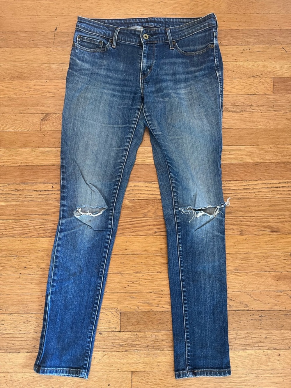 Levi's Low Skinny 531 Jeans with Knee Rips